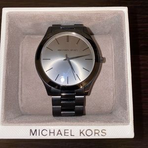 Slim Runway Analog Bracelet Watch Unisex Black